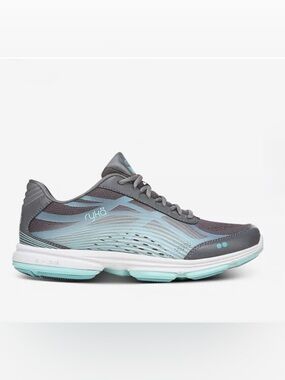 Devotion Plus 3 Walking Sneaker in Box/Pristine/Never Worn!